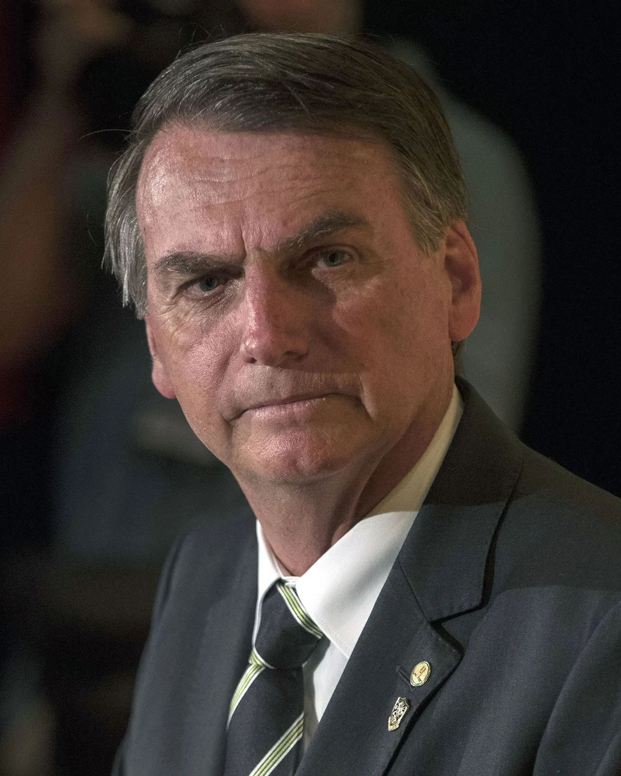 A MP do TCU propõe suspender os salários de Bolsonaro e militares indiciados pela Polícia Federal, gerando questionamentos sobre até quando essa perseguição contra o ex-presidente irá persistir.
