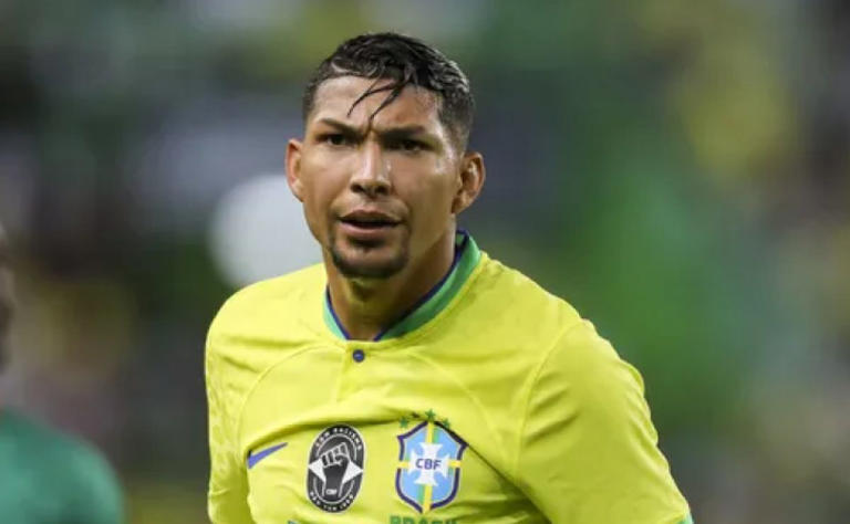 Rony pode deixar o Palmeiras e acertar com o Santos após reunião e nova oferta, diz André Hernan.