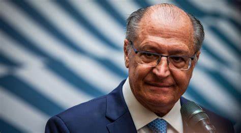 Vice-presidente Geraldo Alckmin é internado após mal-estar súbito em Brasília
