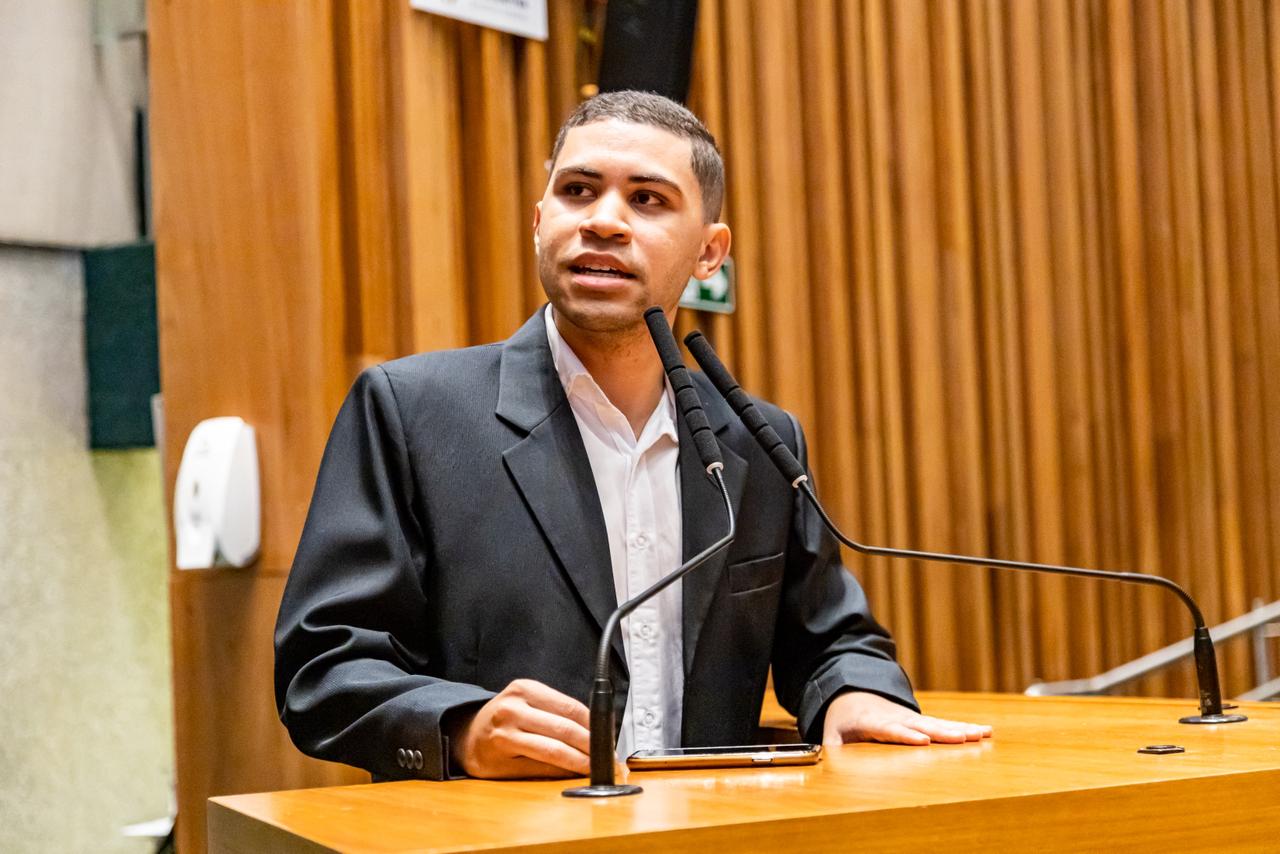 A falsa preocupação da esquerda com a juventude